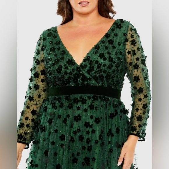 Mac Duggal 68440 NWT Green Floral Applique Long Sleeve A Line Gown - Picture 2 of 8